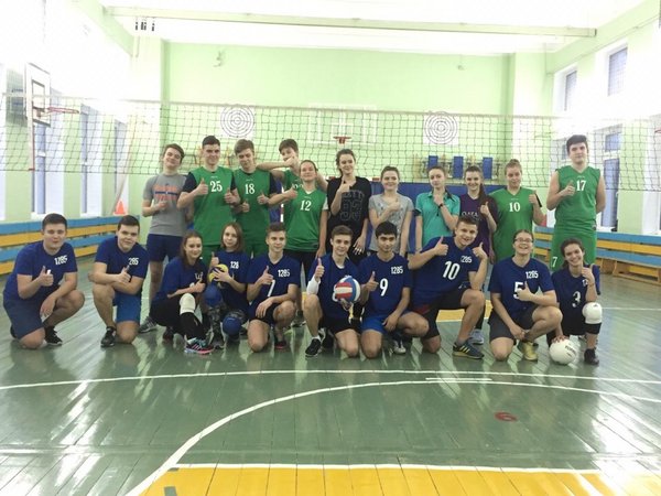 Волейбол 🏐товарищеский матч. Наша школа заняла первое место. 🥇