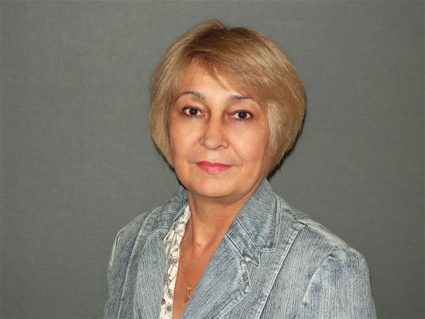 Няня Сания
