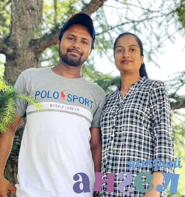 Семейная пара Динеша